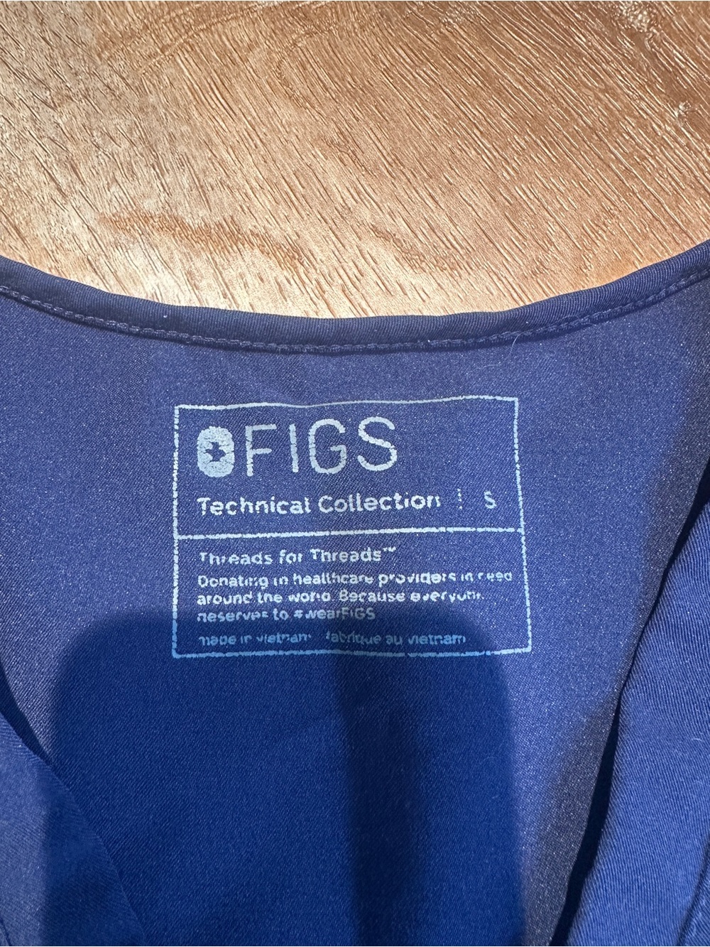 Figs Women's Short Sleeve V-Neck Scrub Top - Navy - Picture 2 of 2